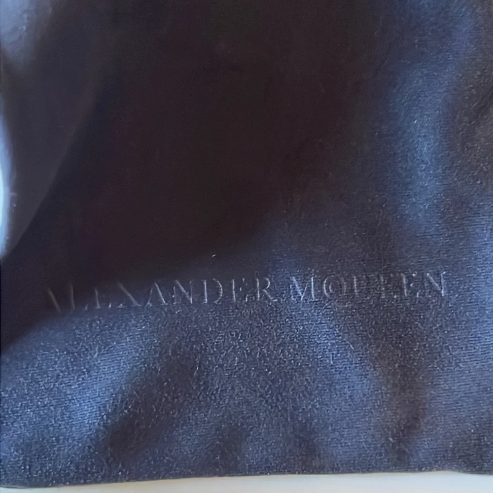 Alexander McQueen sunglasess. NEW! - Picture 4 of 15